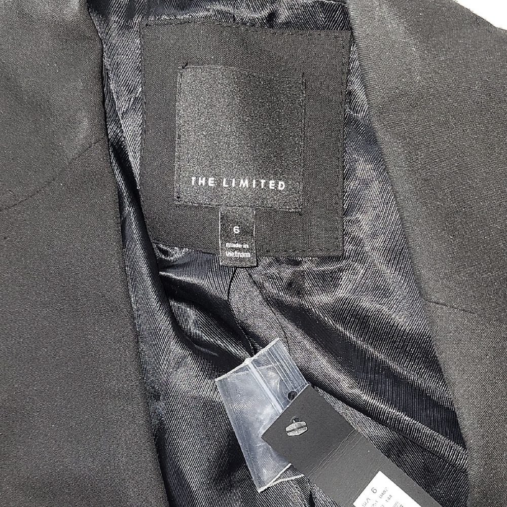 The Limited Classic Black Blazer - Picture 3 of 3